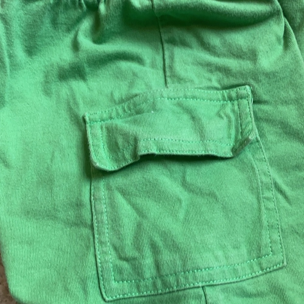 Green baby boys shorts 18m - Picture 4 of 5